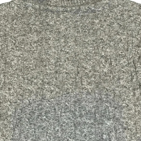 ST. John's Bay Women's Sweater Gray Beautiful Detailed Jewel Buttons  Size Large - Picture 11 of 11